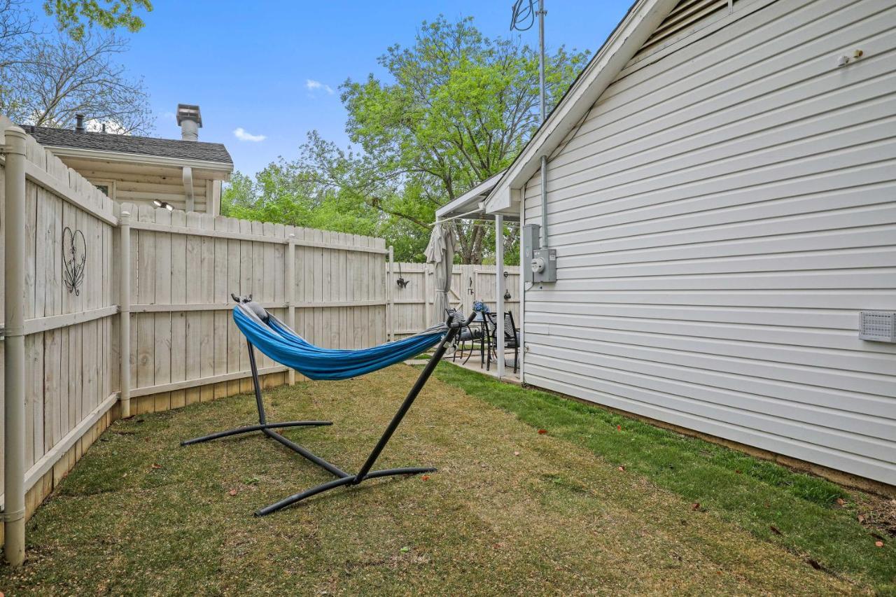 Pet-Friendly Cottage Near Lewisville Lake! Lake Dallas Exterior foto